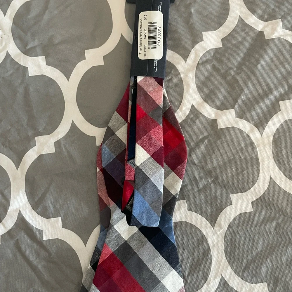 NWT Tommy Hilfiger Men's Bow Tie Plaid Formal Wedding